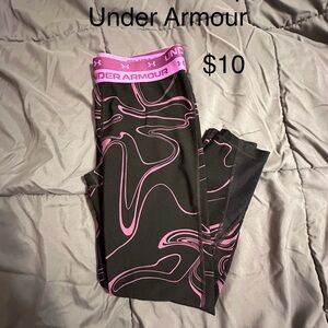 Girls under armour leggings. Cropped size youth large